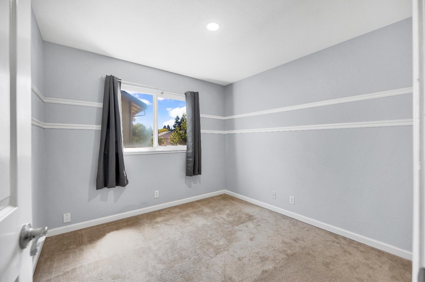 5500 Ravine Creek Way, Elk Grove CA  95758-4716 exterior