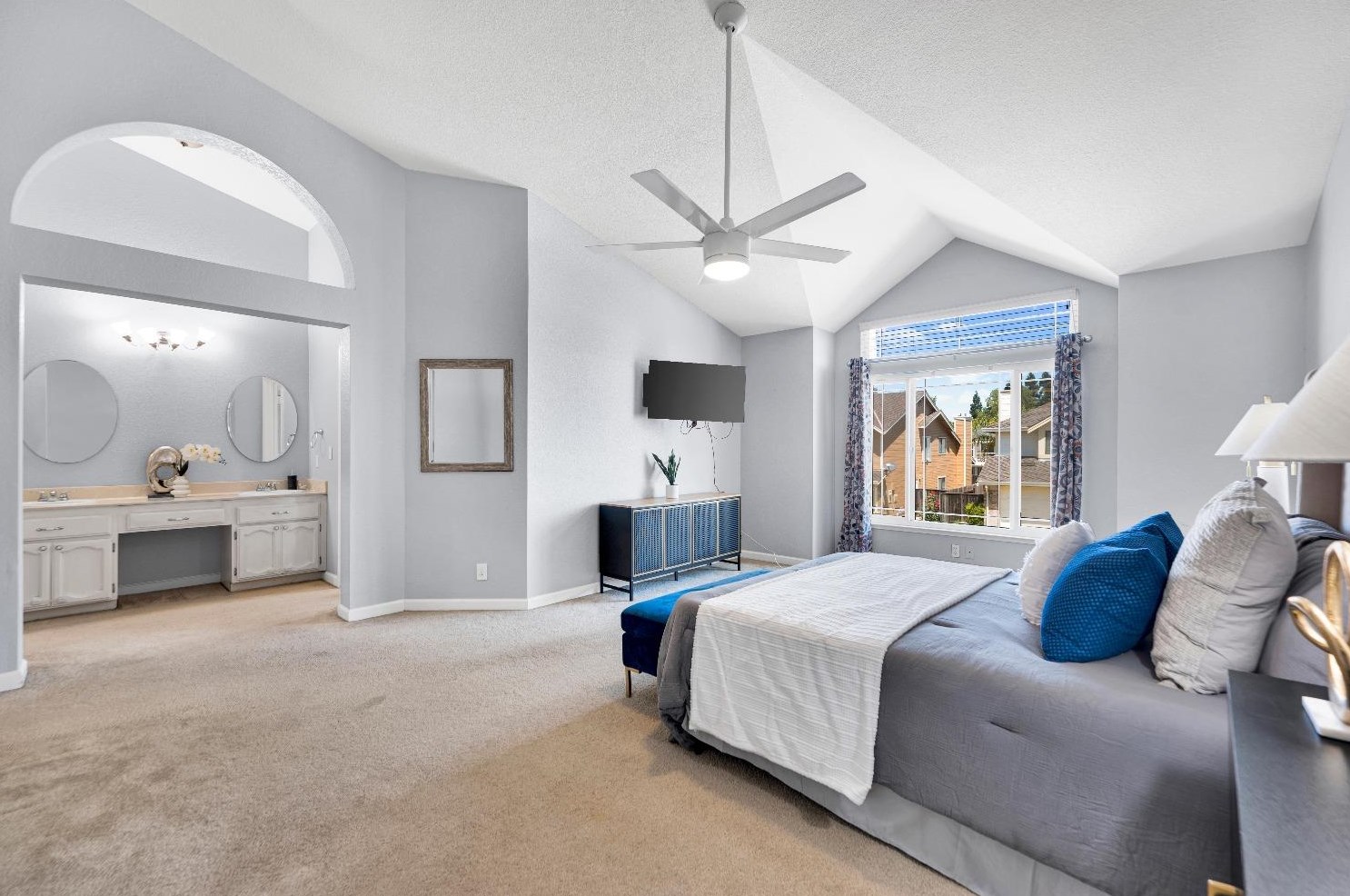 5500 Ravine Creek Way, Elk Grove CA  95758-4716 exterior