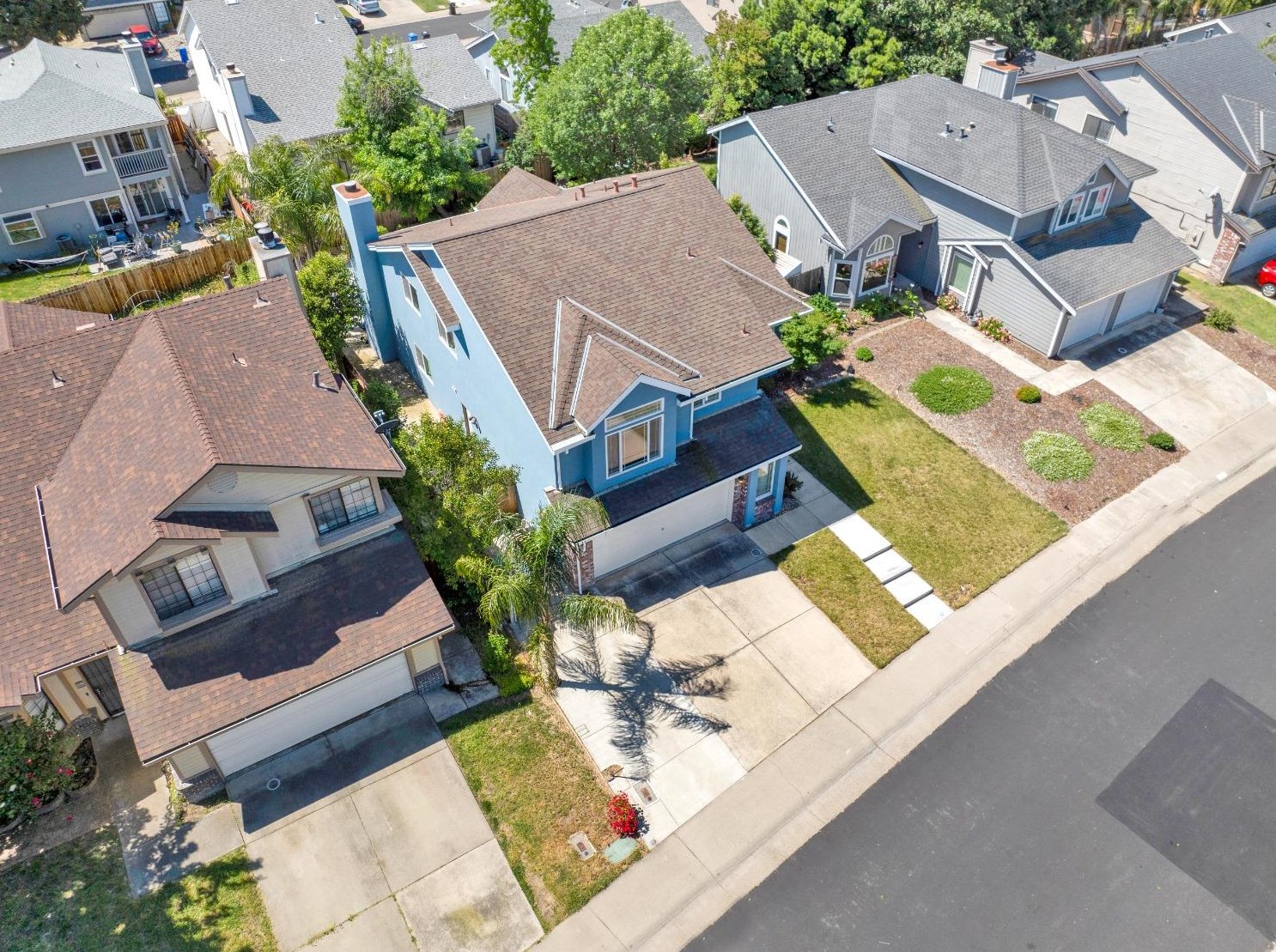 5500 Ravine Creek Way, Elk Grove CA  95758-4716 exterior