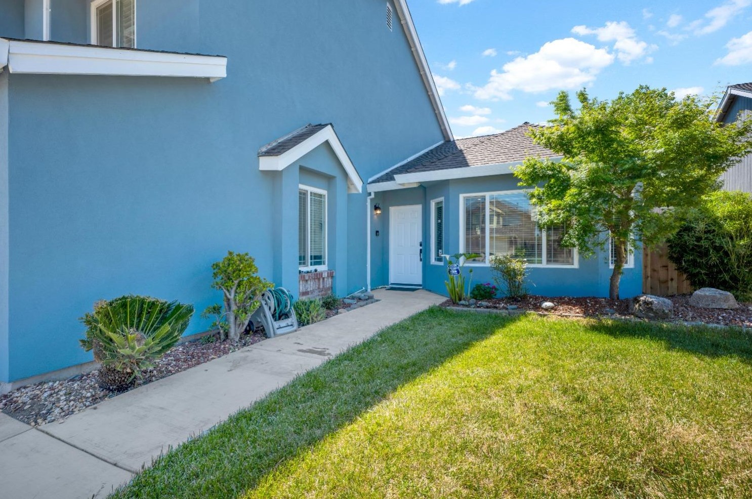 5500 Ravine Creek Way, Elk Grove CA  95758-4716 exterior