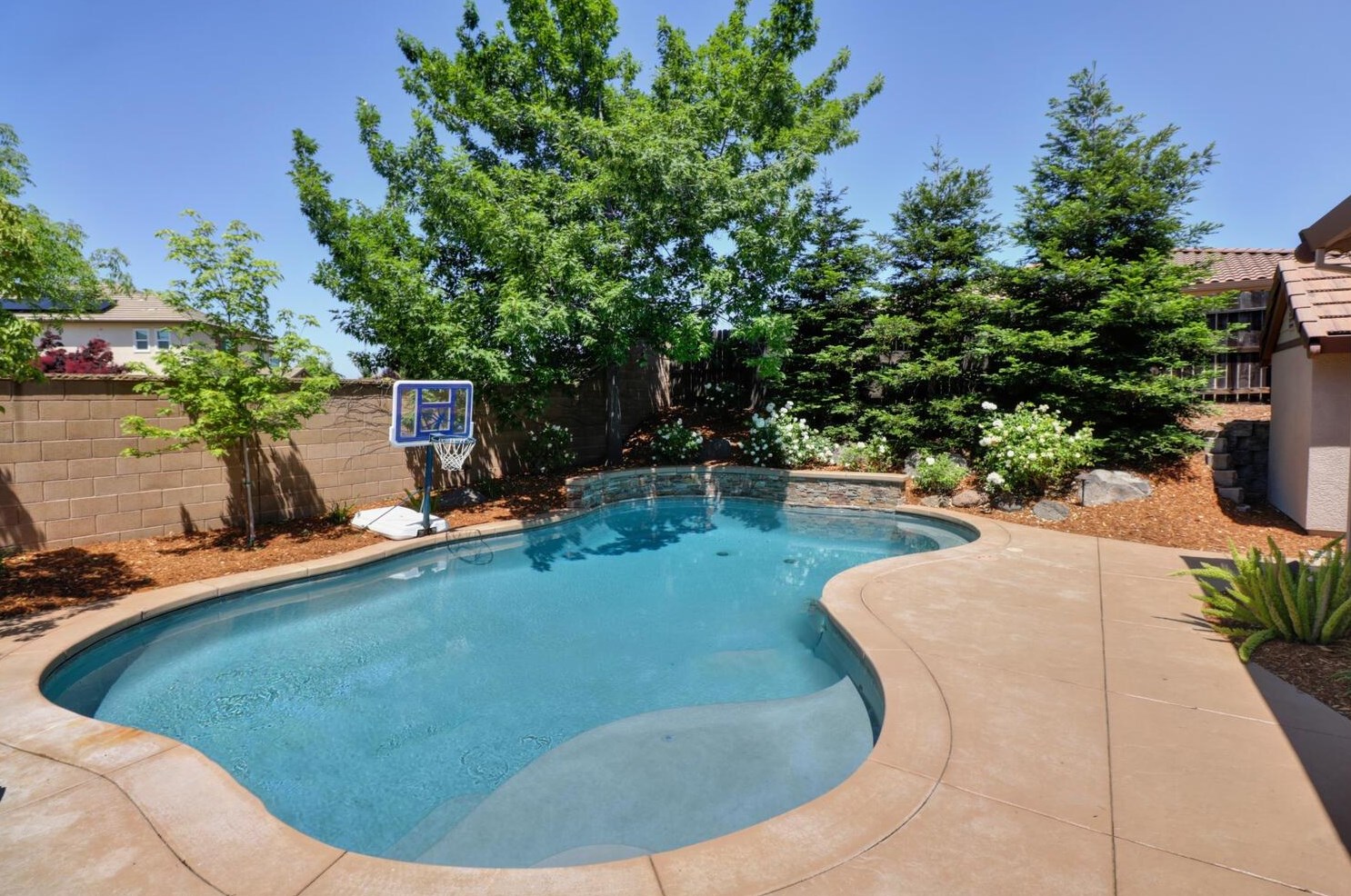 2268 Wild Pln Ct, Rocklin CA  95765-5372 exterior