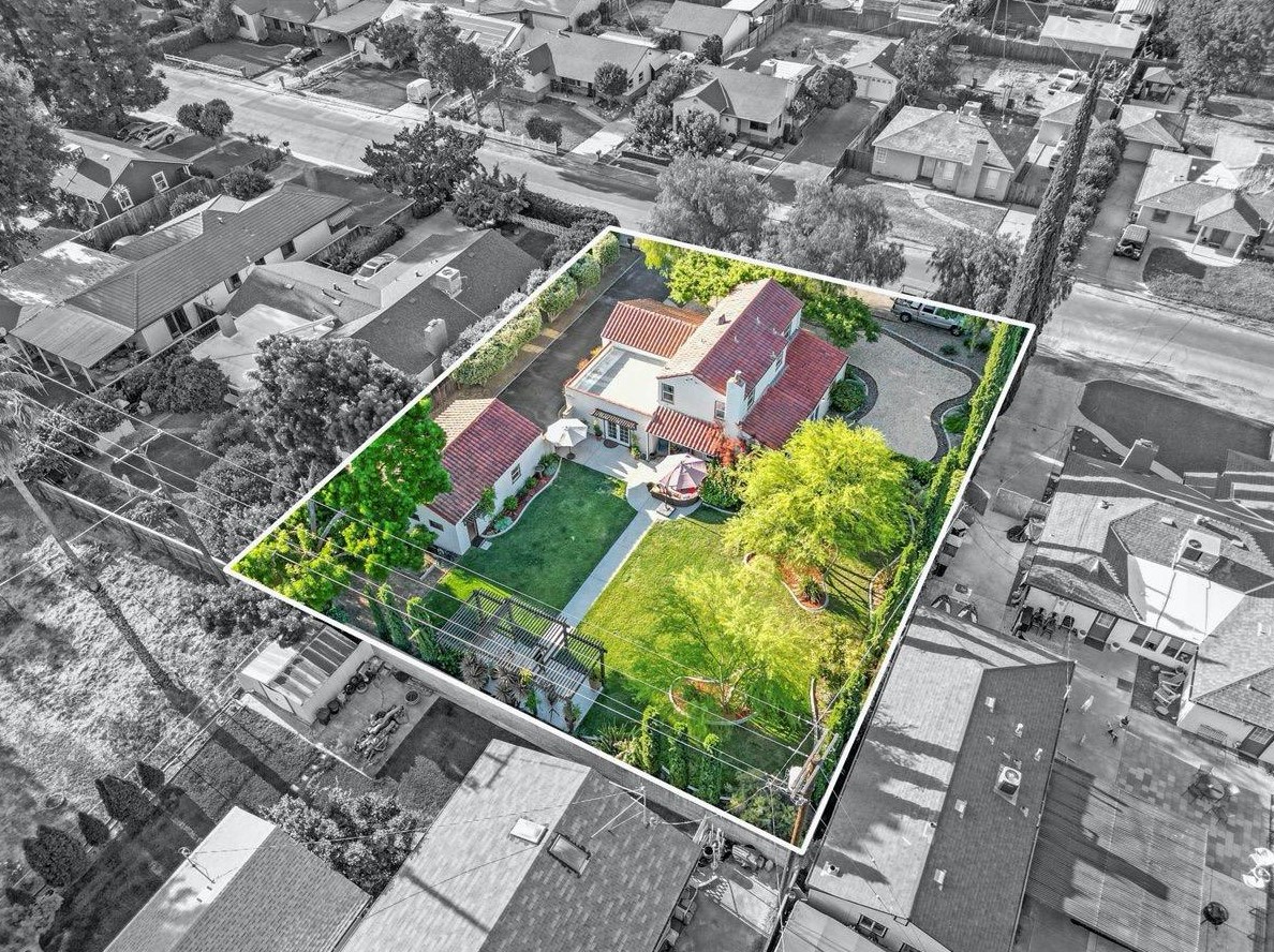 224 Palm Ave, Modesto CA  95350-5422 exterior