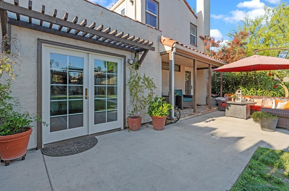 224 Palm Ave, Modesto CA  95350-5422 exterior