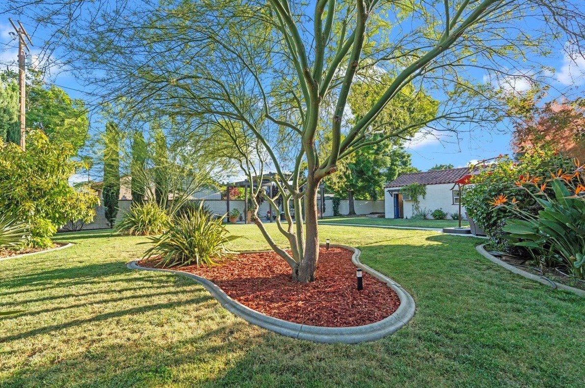 224 Palm Ave, Modesto CA  95350-5422 exterior