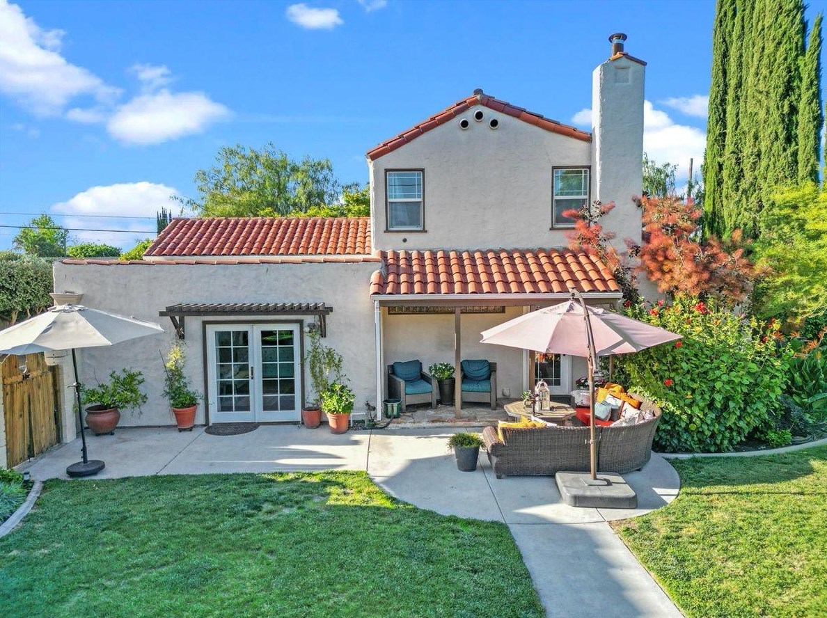 224 Palm Ave, Modesto CA  95350-5422 exterior