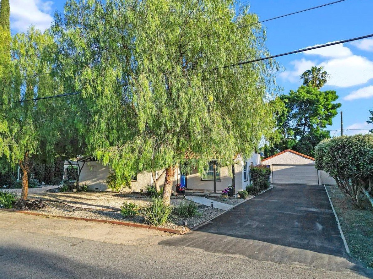 224 Palm Ave, Modesto CA  95350-5422 exterior