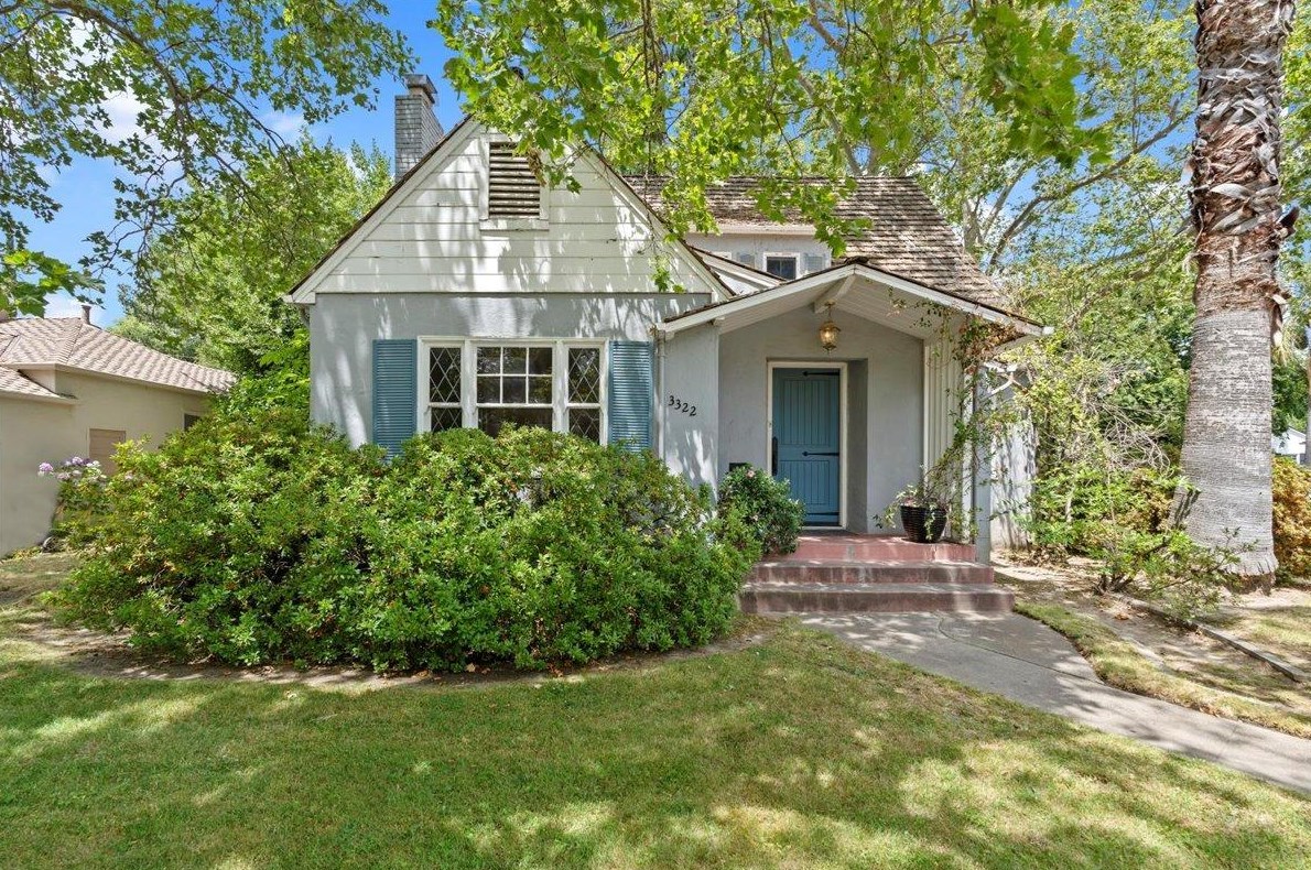 3322 11th St, Sacramento, CA 95818-4013
