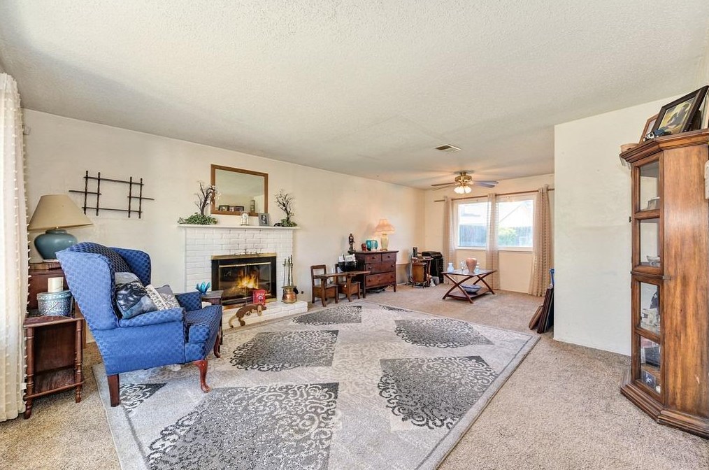 729 Cross St, Woodland CA  95695-4036 exterior