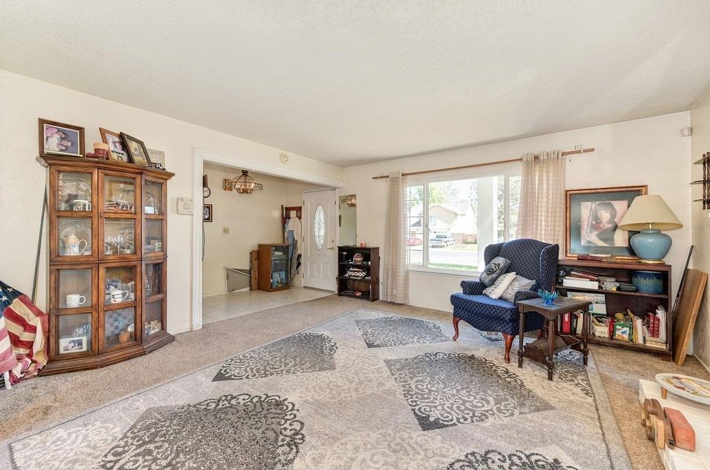 729 Cross St, Woodland CA  95695-4036 exterior