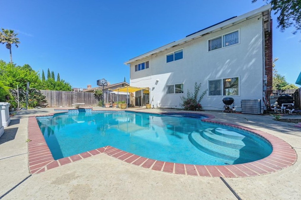 729 Cross St, Woodland CA  95695-4036 exterior