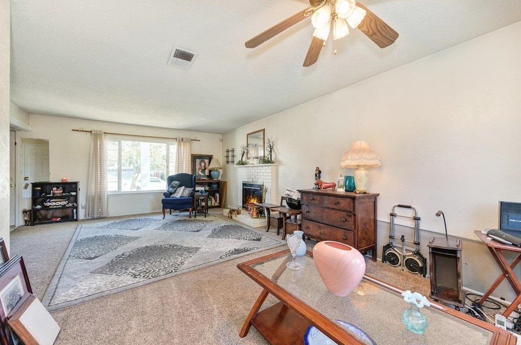 729 Cross St, Woodland CA  95695-4036 exterior