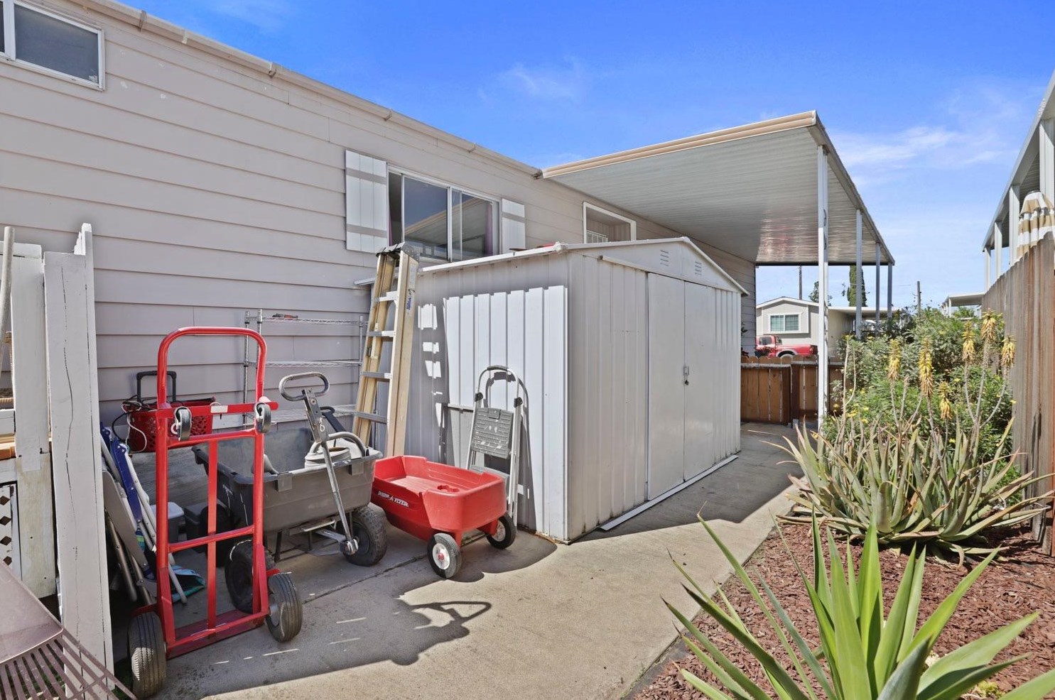 1459 Standiford Ave, Modesto CA  95350-0701 exterior