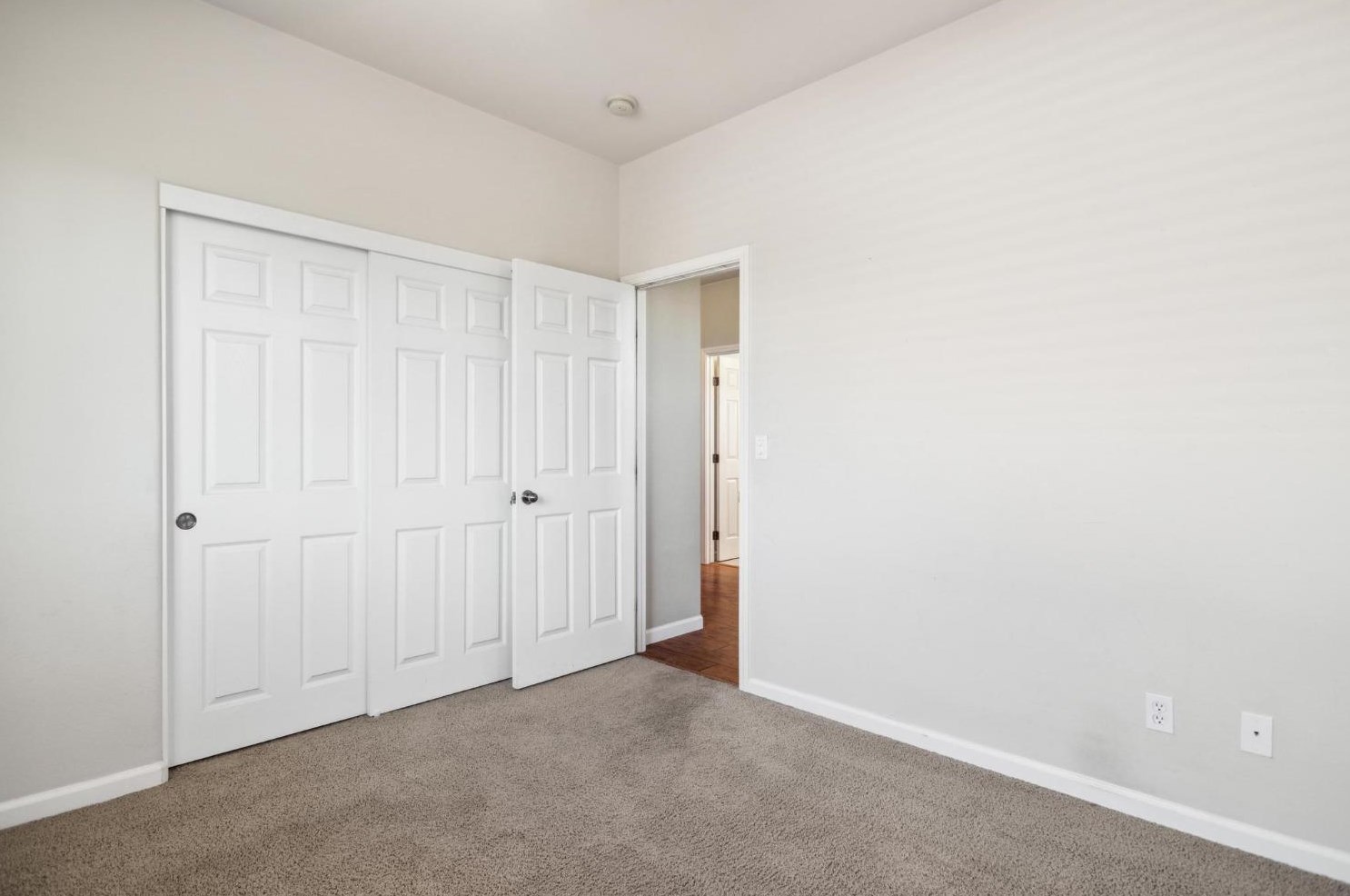 1920 Sevilla Dr, Roseville CA 95747-5062 exterior