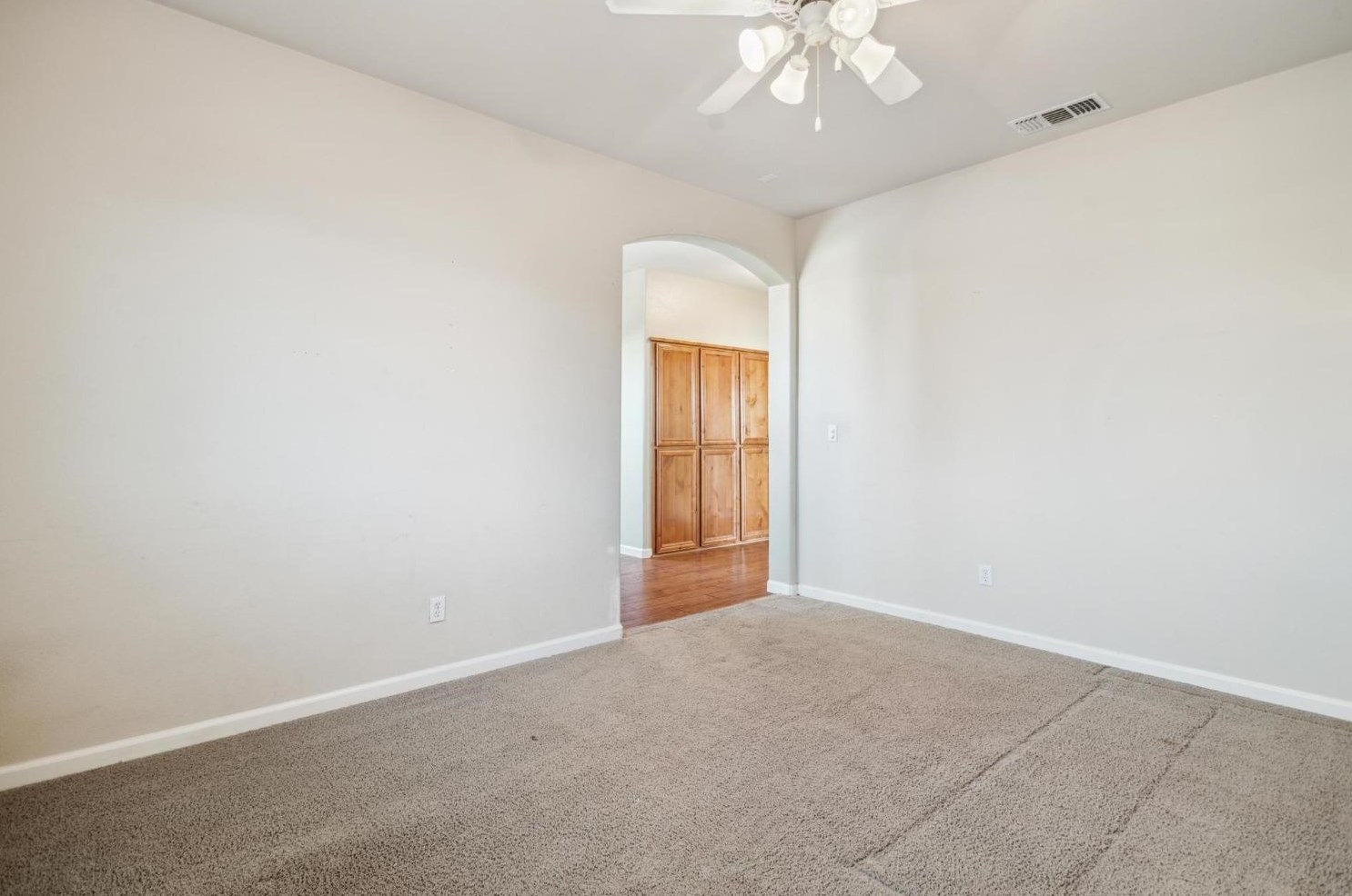 1920 Sevilla Dr, Roseville CA 95747-5062 exterior