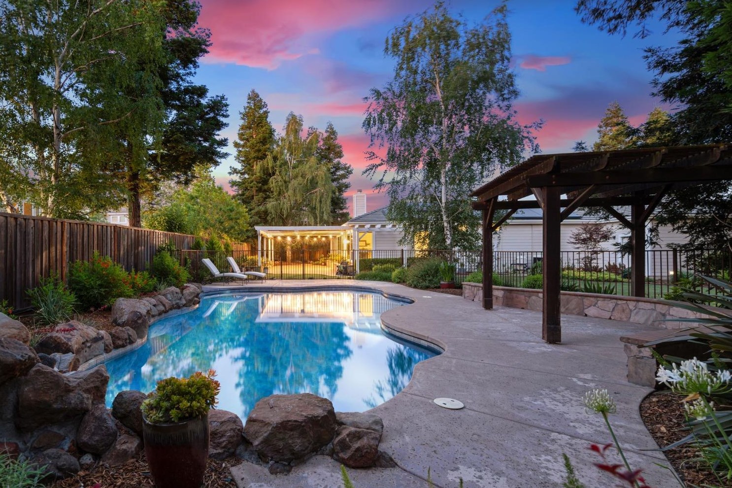 5309 Rogers St, Davis, CA 95618-7203
