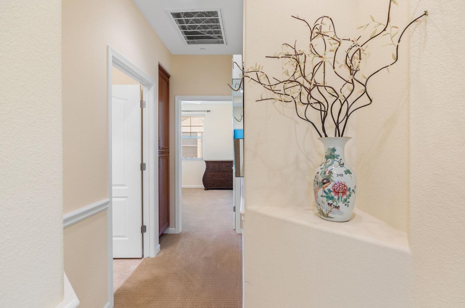 1568 Marseille Ln, Roseville CA  95747-5092 exterior