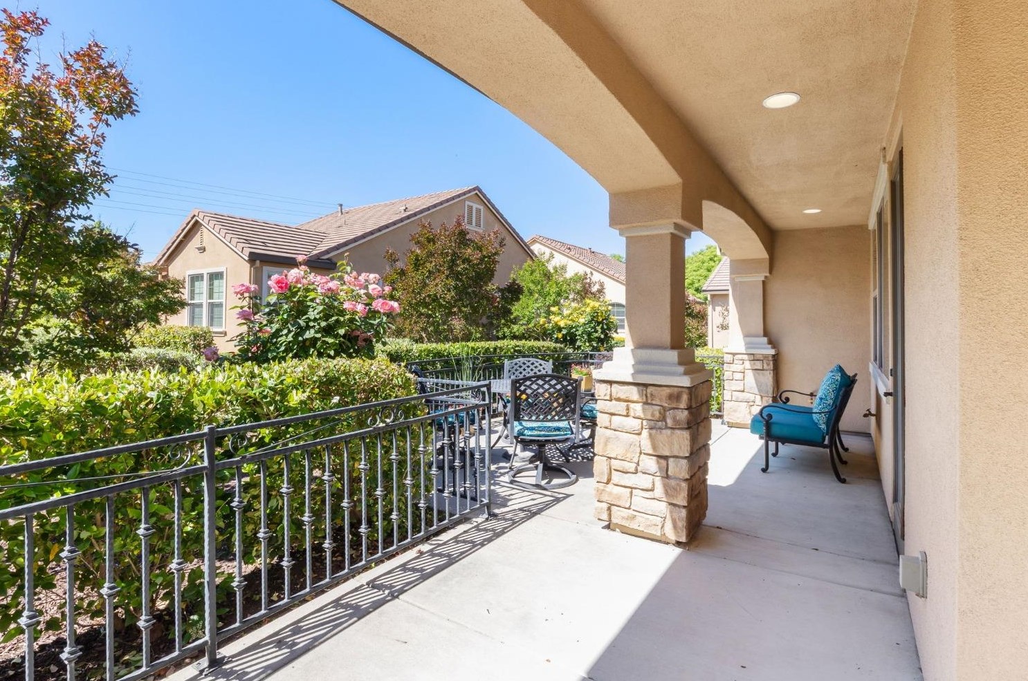 1568 Marseille Ln, Roseville CA  95747-5092 exterior