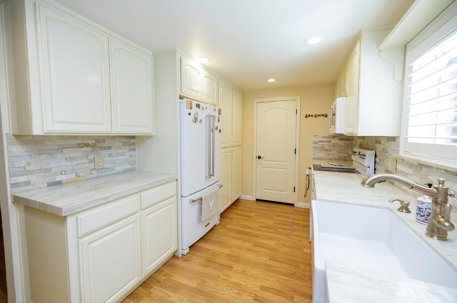 1103 Riv Blf Dr, Valley Home CA 95361-2657 exterior