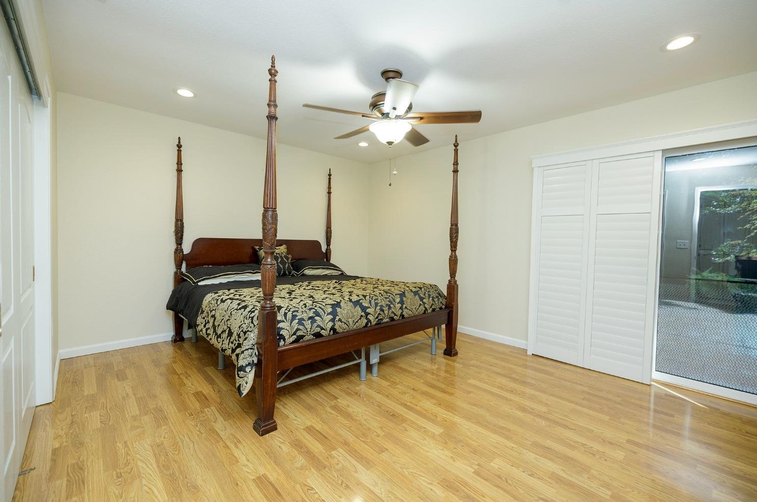 1103 Riv Blf Dr, Valley Home CA 95361-2657 exterior