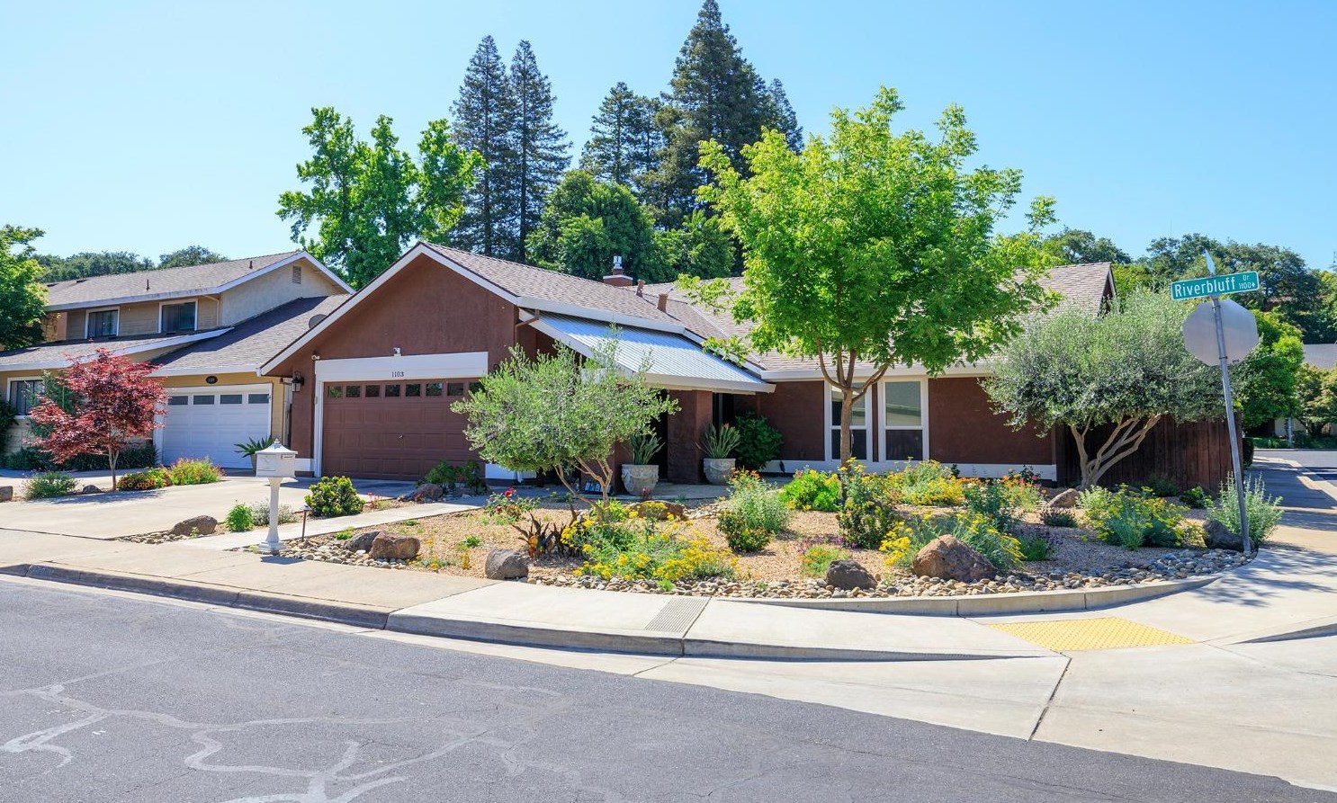 1103 Riv Blf Dr, Valley Home CA 95361-2657 exterior