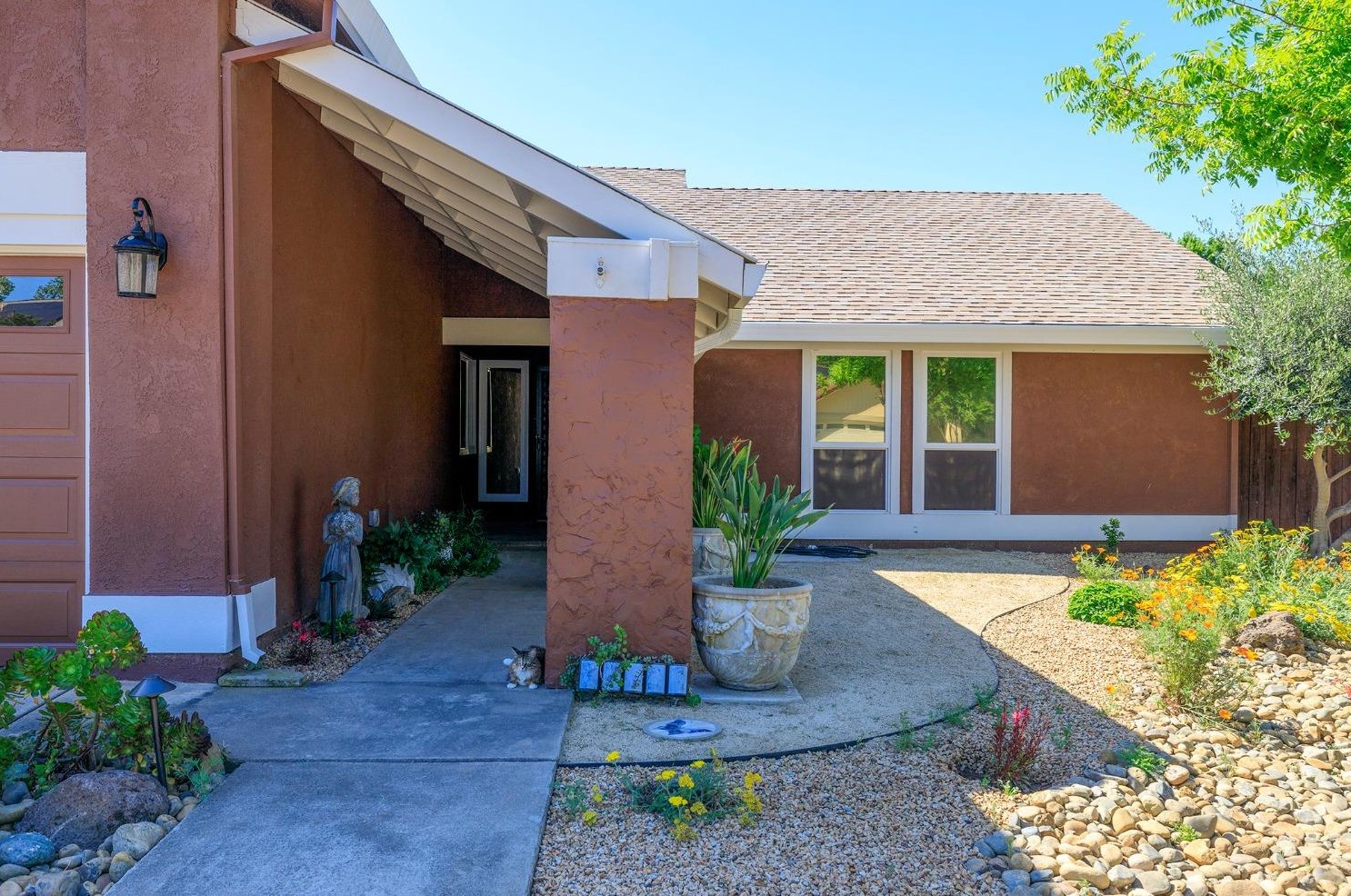 1103 Riv Blf Dr, Valley Home CA 95361-2657 exterior