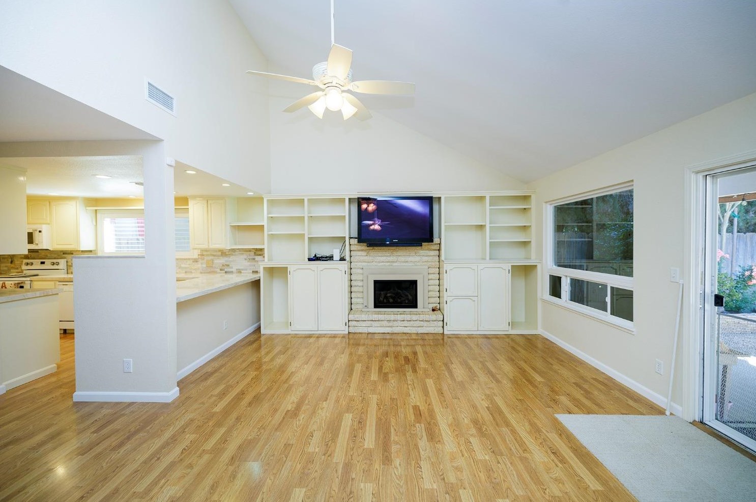 1103 Riv Blf Dr, Valley Home CA 95361-2657 exterior