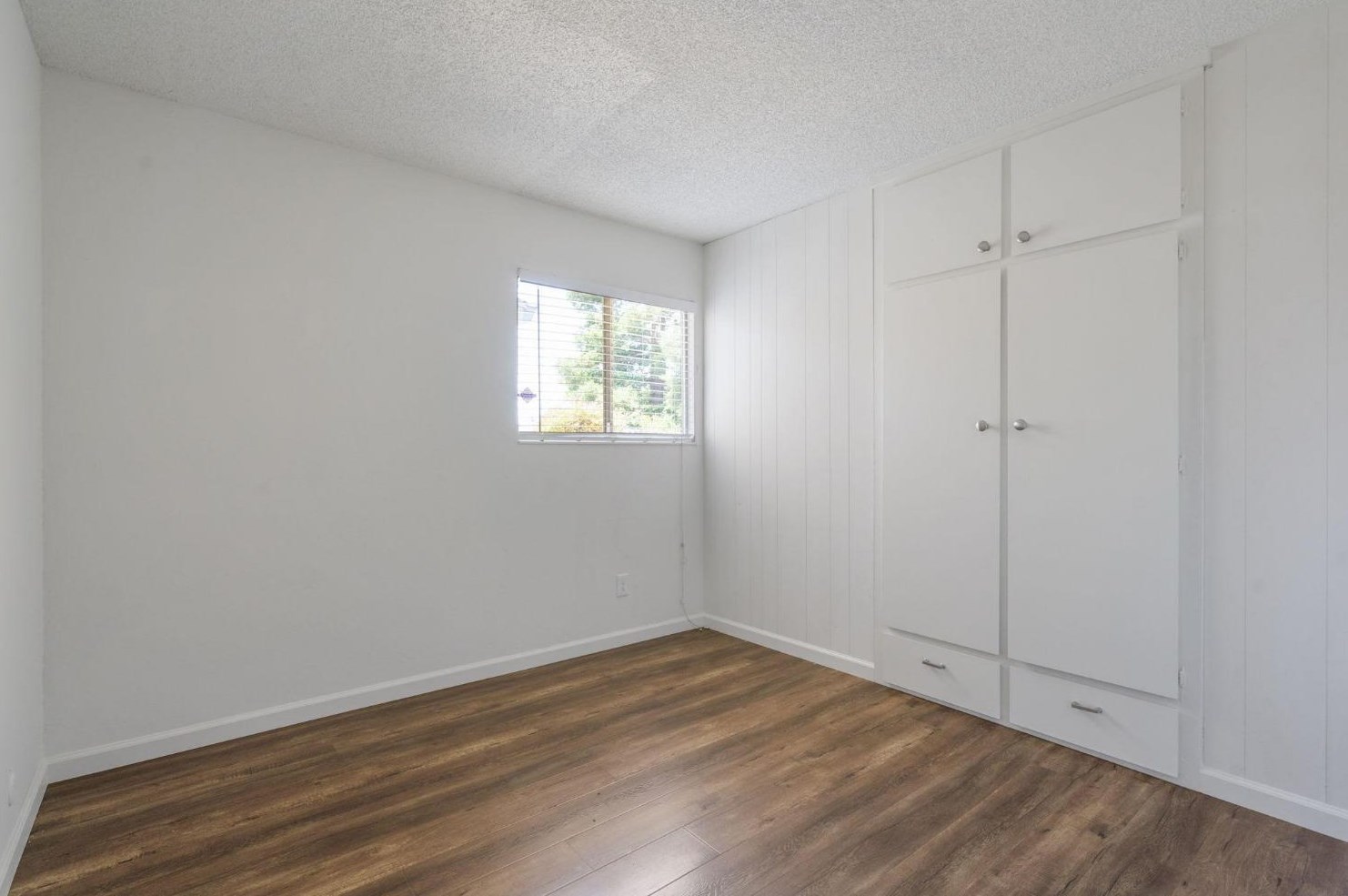 55 Ardsley Cir, Sacramento CA  95823-4117 exterior