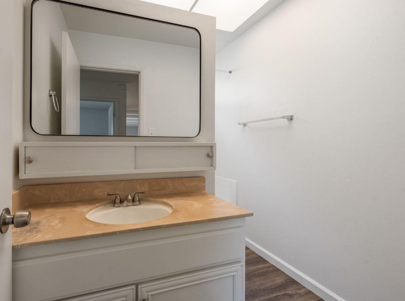 55 Ardsley Cir, Sacramento CA  95823-4117 exterior