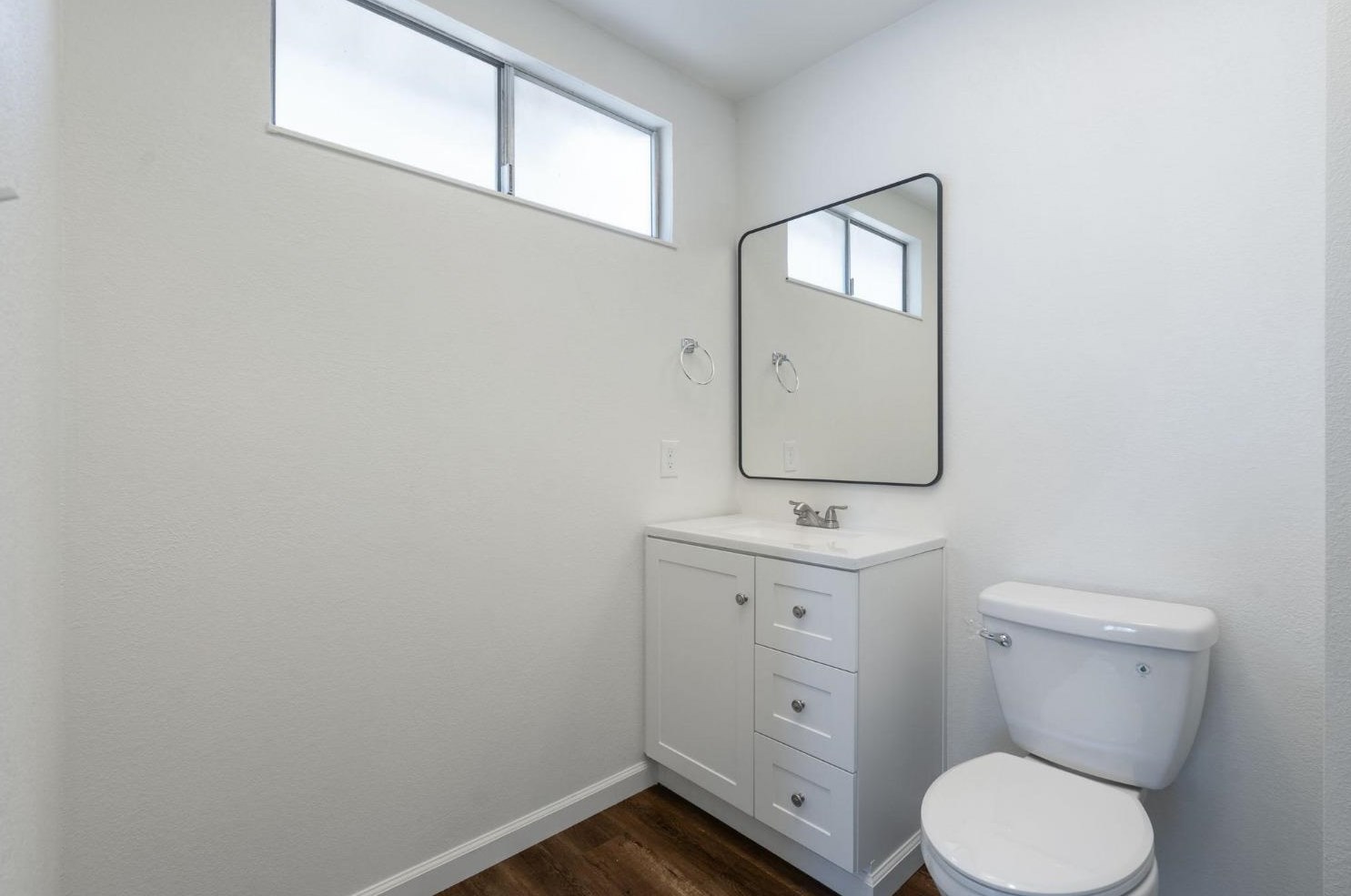 55 Ardsley Cir, Sacramento CA  95823-4117 exterior