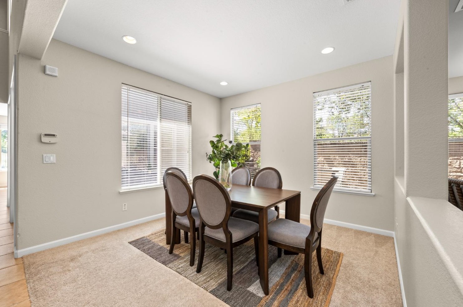 989 Smith Way, Folsom CA 95630-7338 exterior