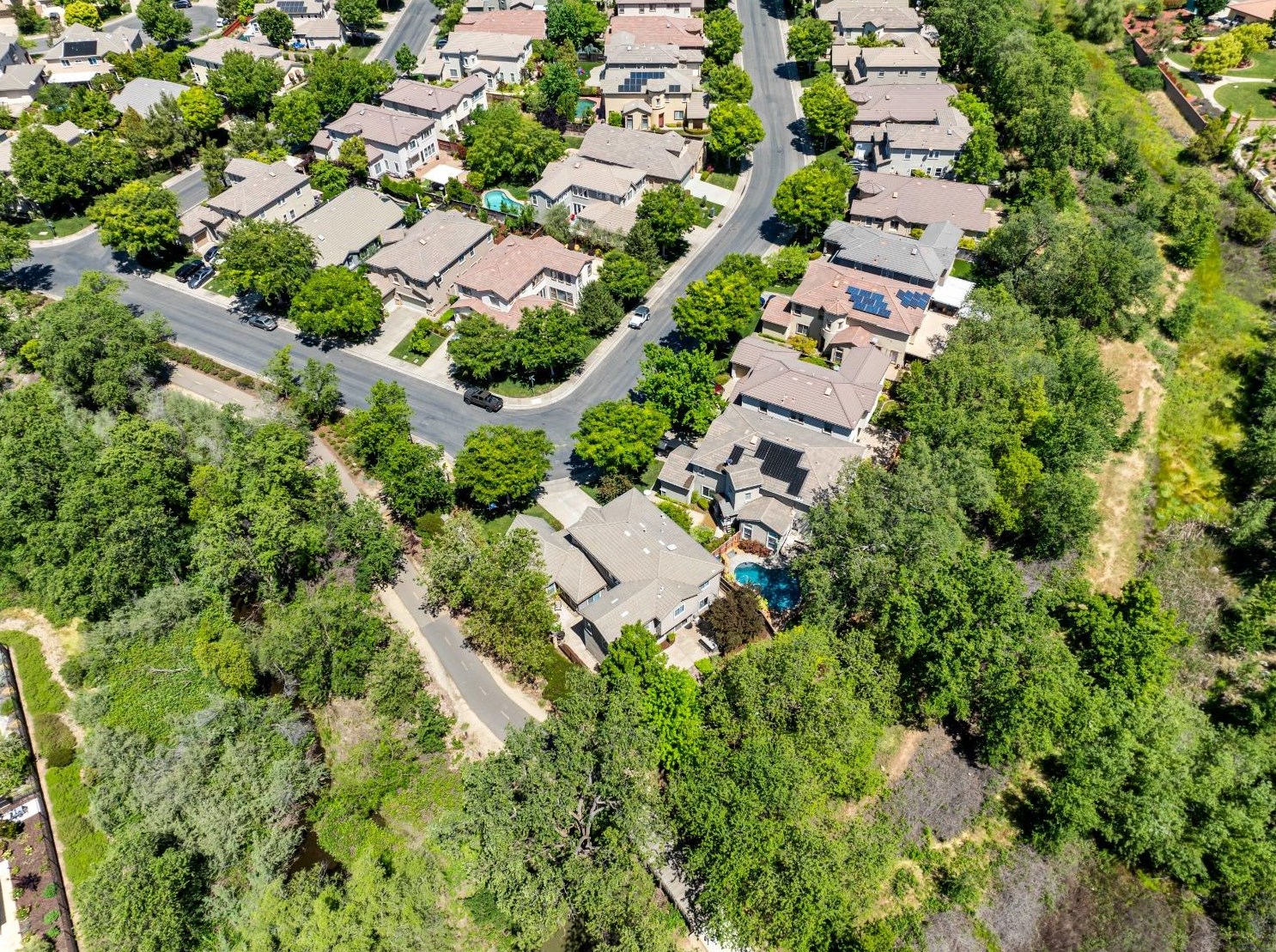 989 Smith Way, Folsom CA 95630-7338 exterior