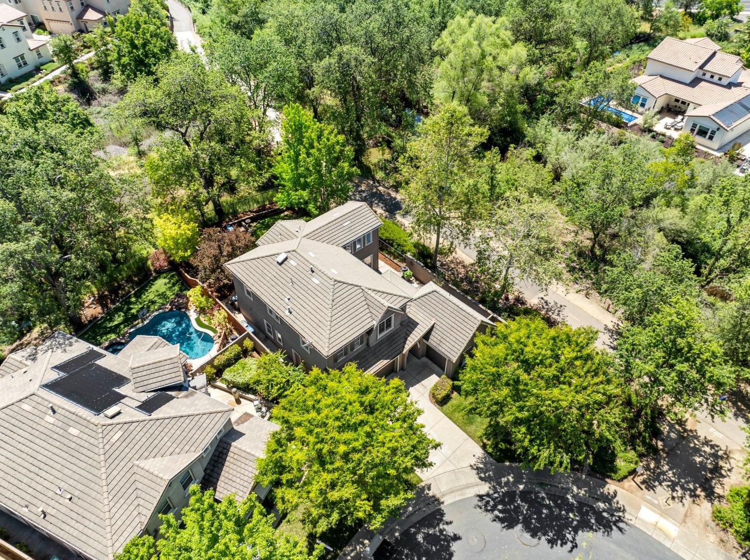 989 Smith Way, Folsom CA 95630-7338 exterior