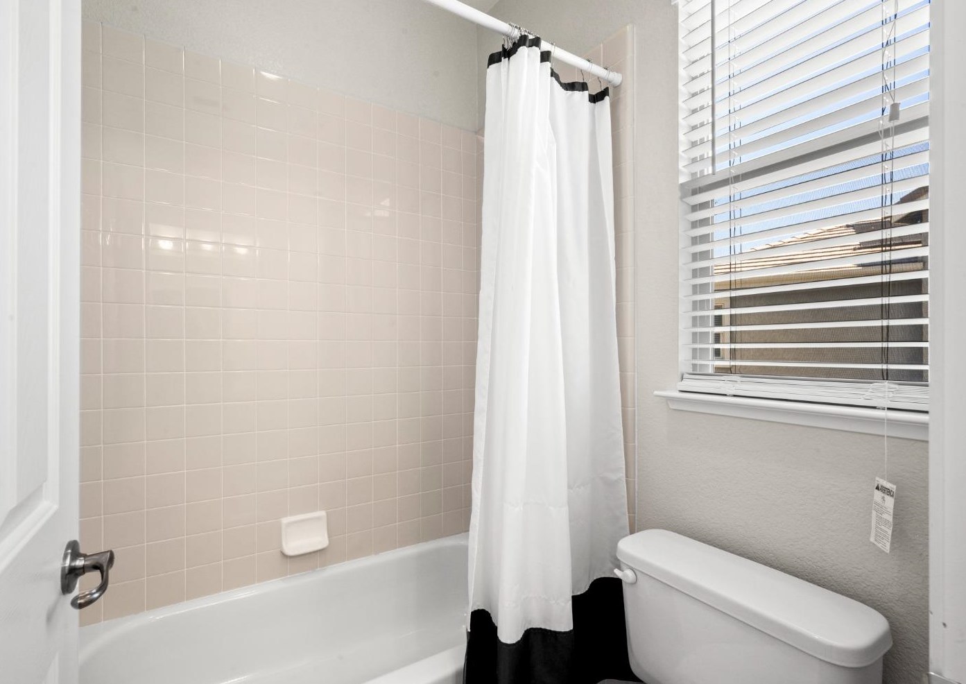 989 Smith Way, Folsom CA 95630-7338 exterior