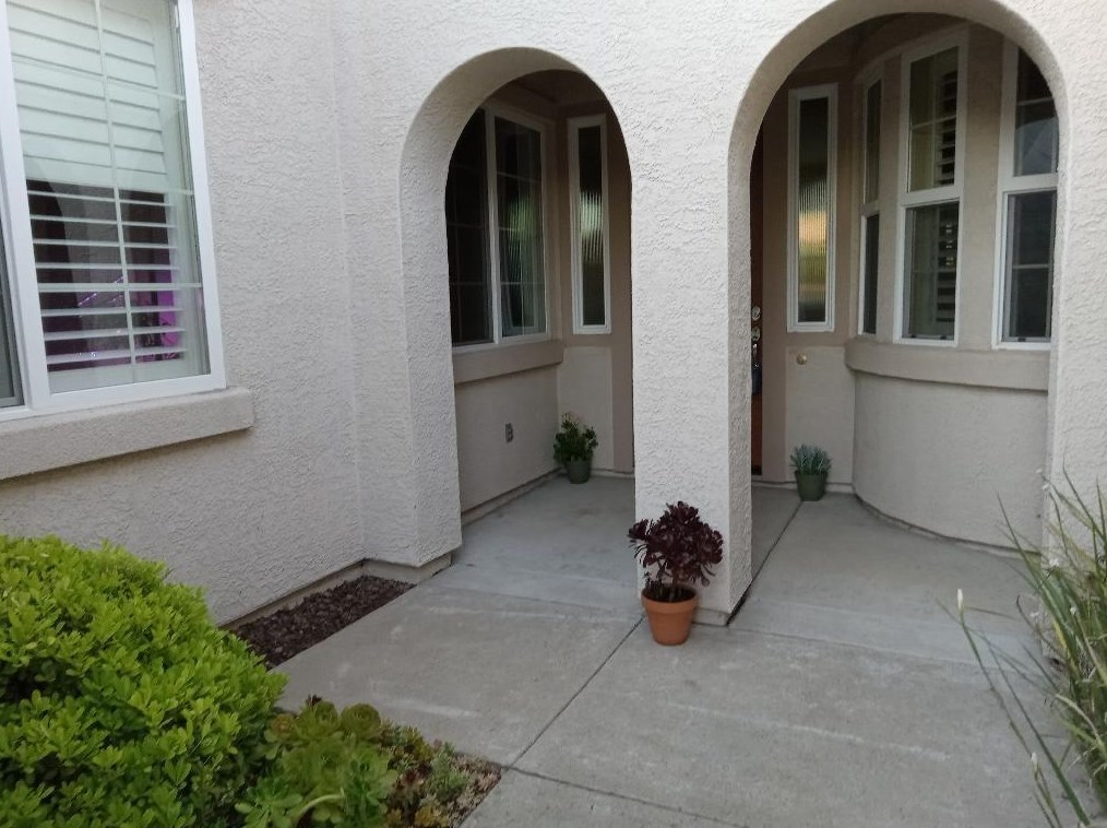 2101 Lysander Way, Roseville CA 95661-3220 exterior