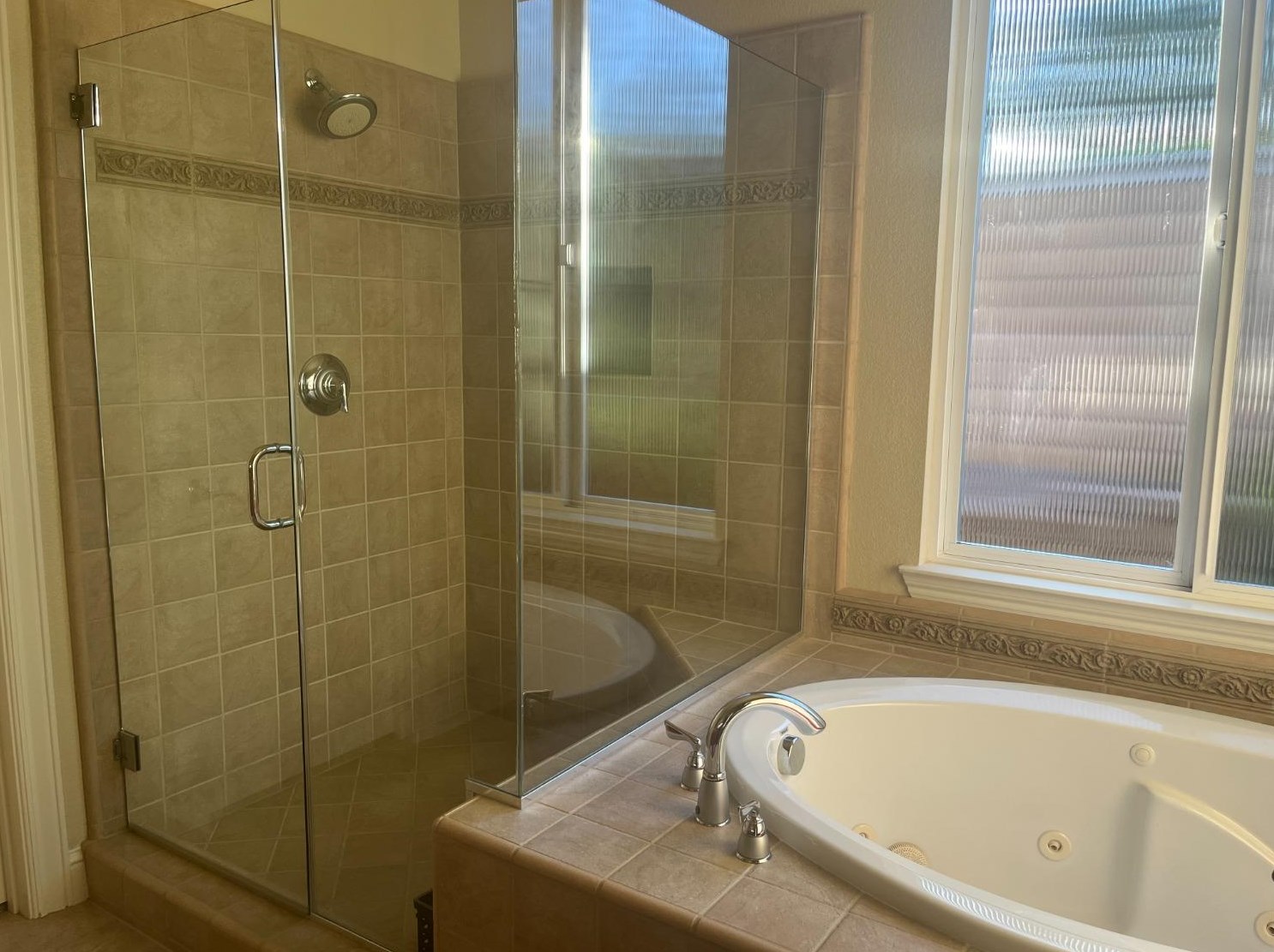 2101 Lysander Way, Roseville CA 95661-3220 exterior