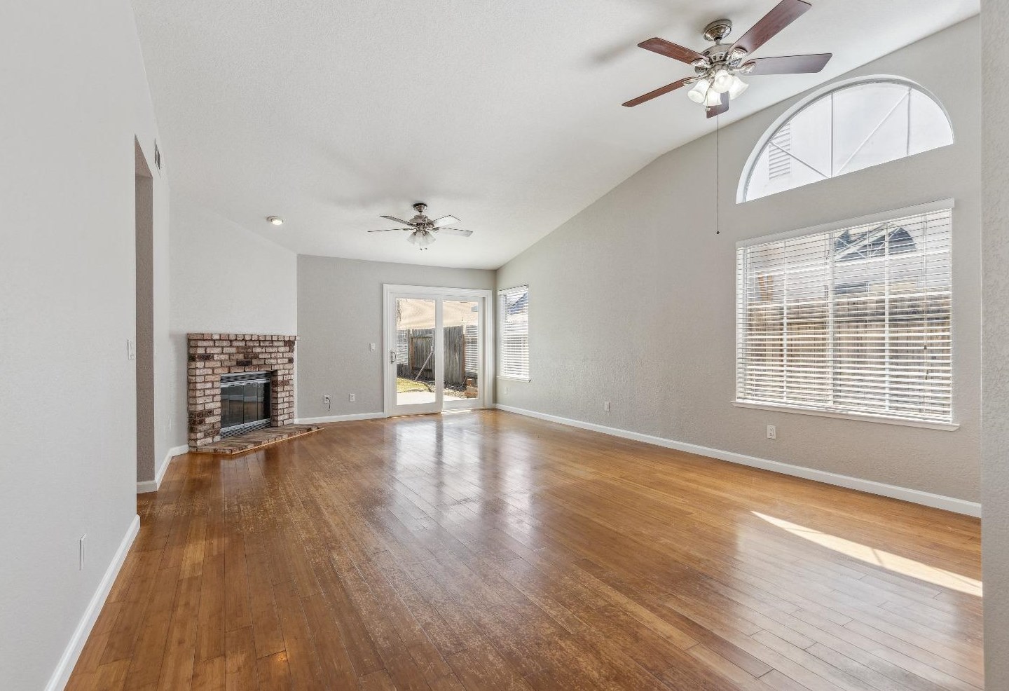 1210 Schooner Dr, Roseville, CA 95661