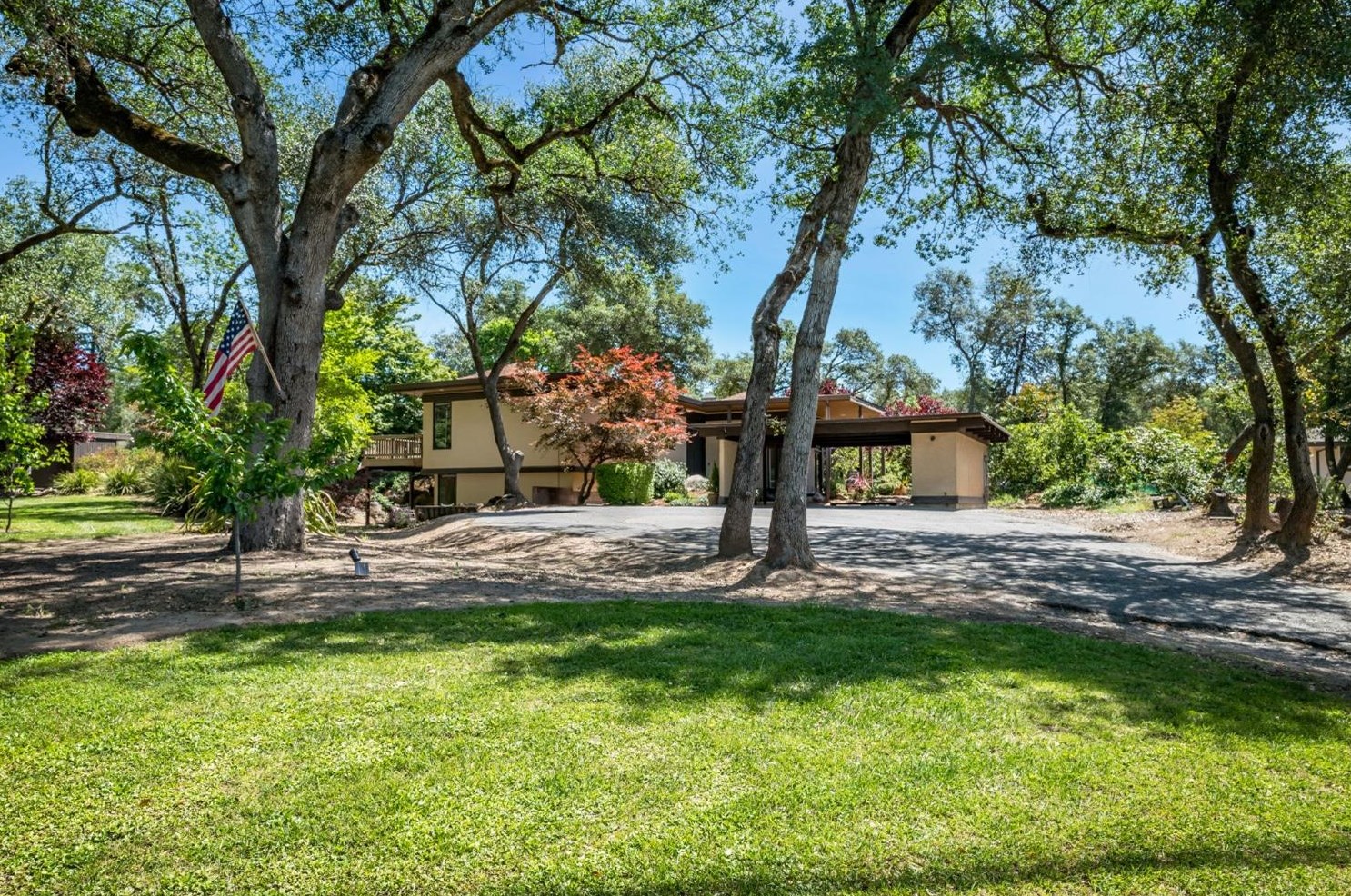 7375 Morningside Dr, Roseville CA 95746-8158 exterior