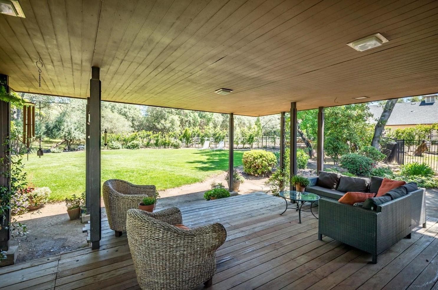 7375 Morningside Dr, Roseville CA 95746-8158 exterior