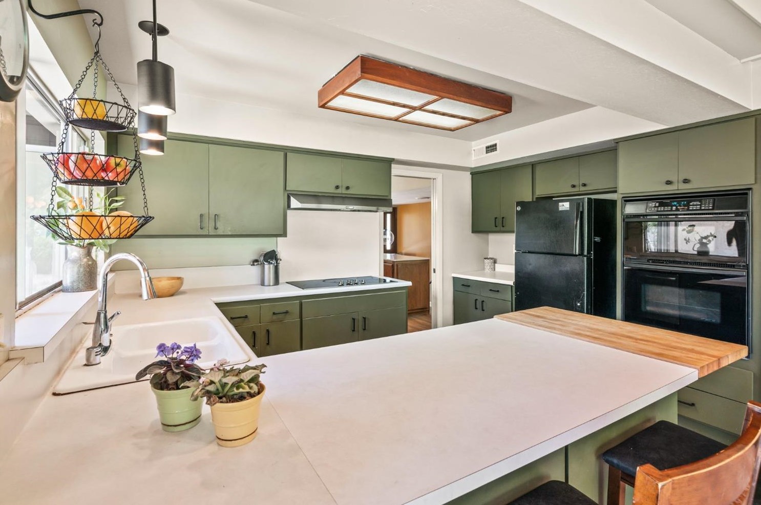 7375 Morningside Dr, Roseville CA 95746-8158 exterior