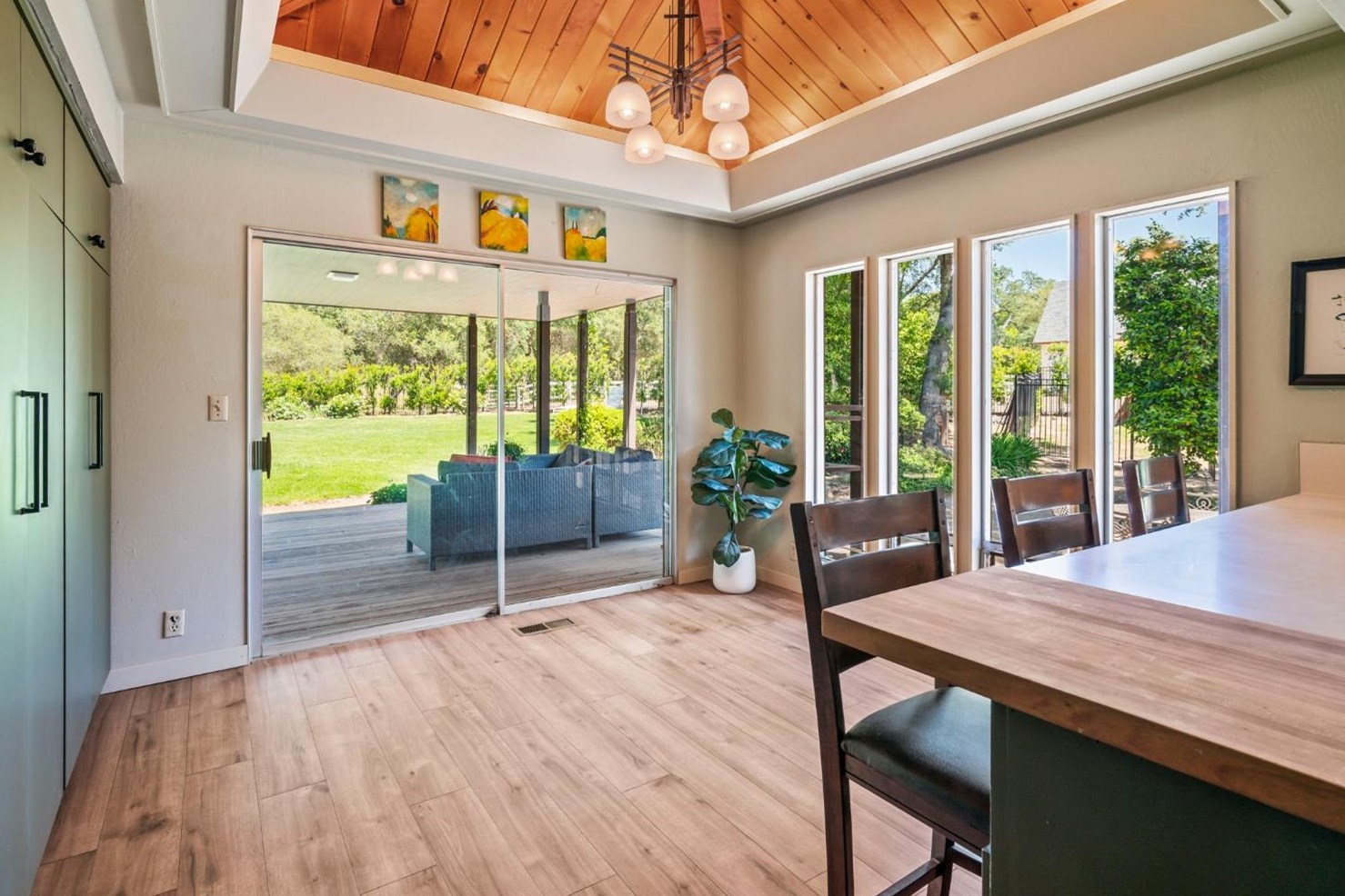 7375 Morningside Dr, Roseville CA 95746-8158 exterior