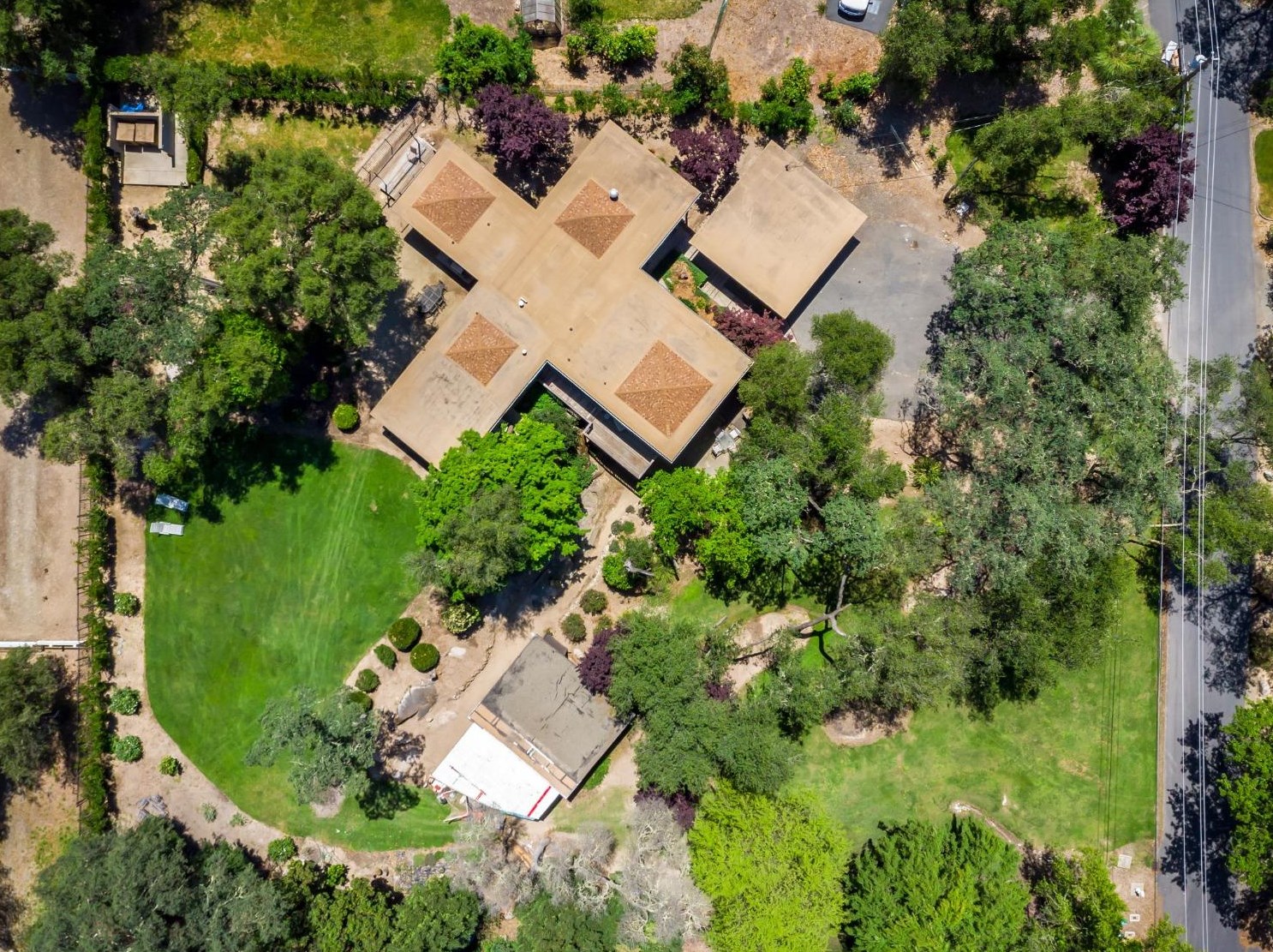 7375 Morningside Dr, Roseville CA 95746-8158 exterior