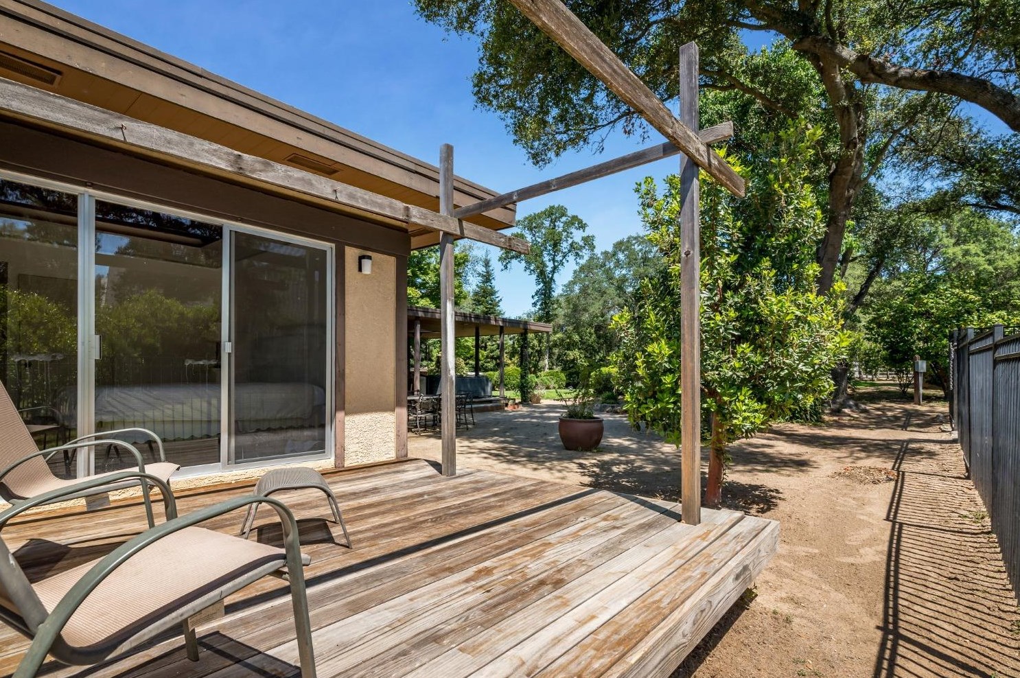 7375 Morningside Dr, Roseville CA 95746-8158 exterior