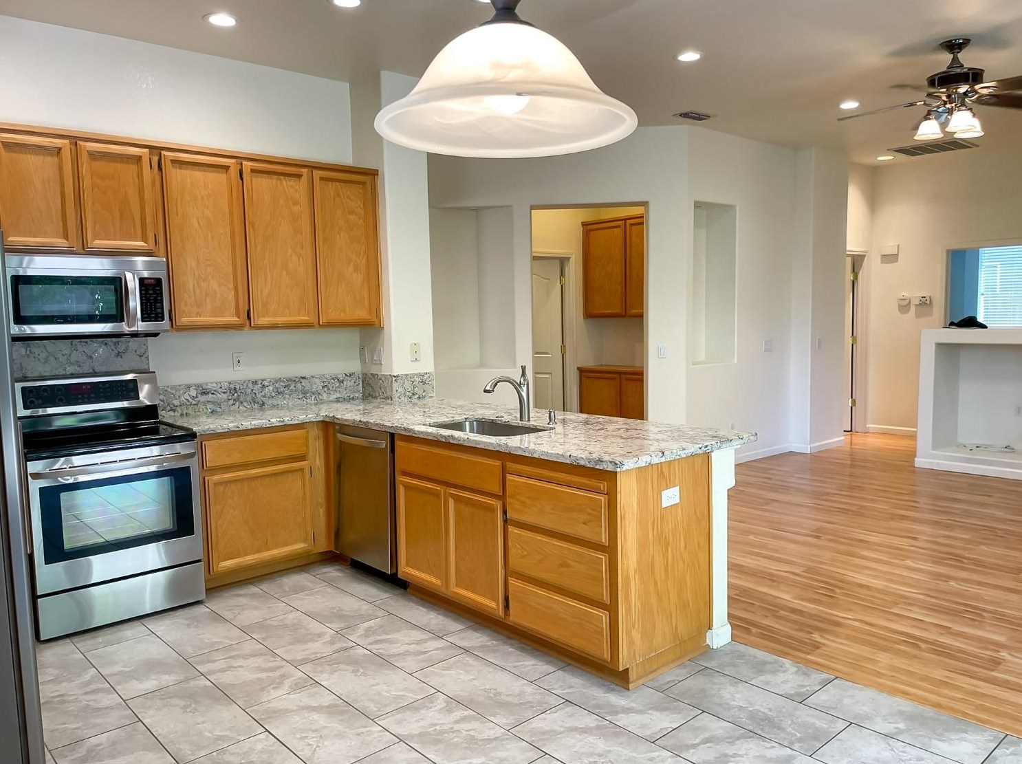 1680 Grouse Run Cir, Roseville CA 95747-4920 exterior