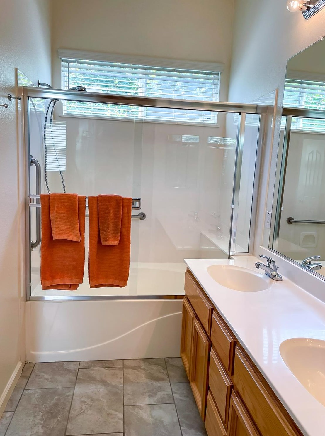 1680 Grouse Run Cir, Roseville CA 95747-4920 exterior