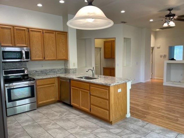 1680 Grouse Run Cir, Roseville CA 95747-4920 exterior