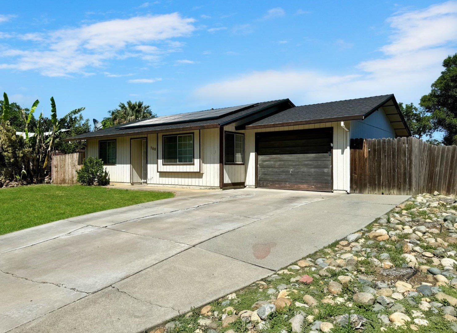 760 Southgate Dr, Fruto CA  95988-2047 exterior
