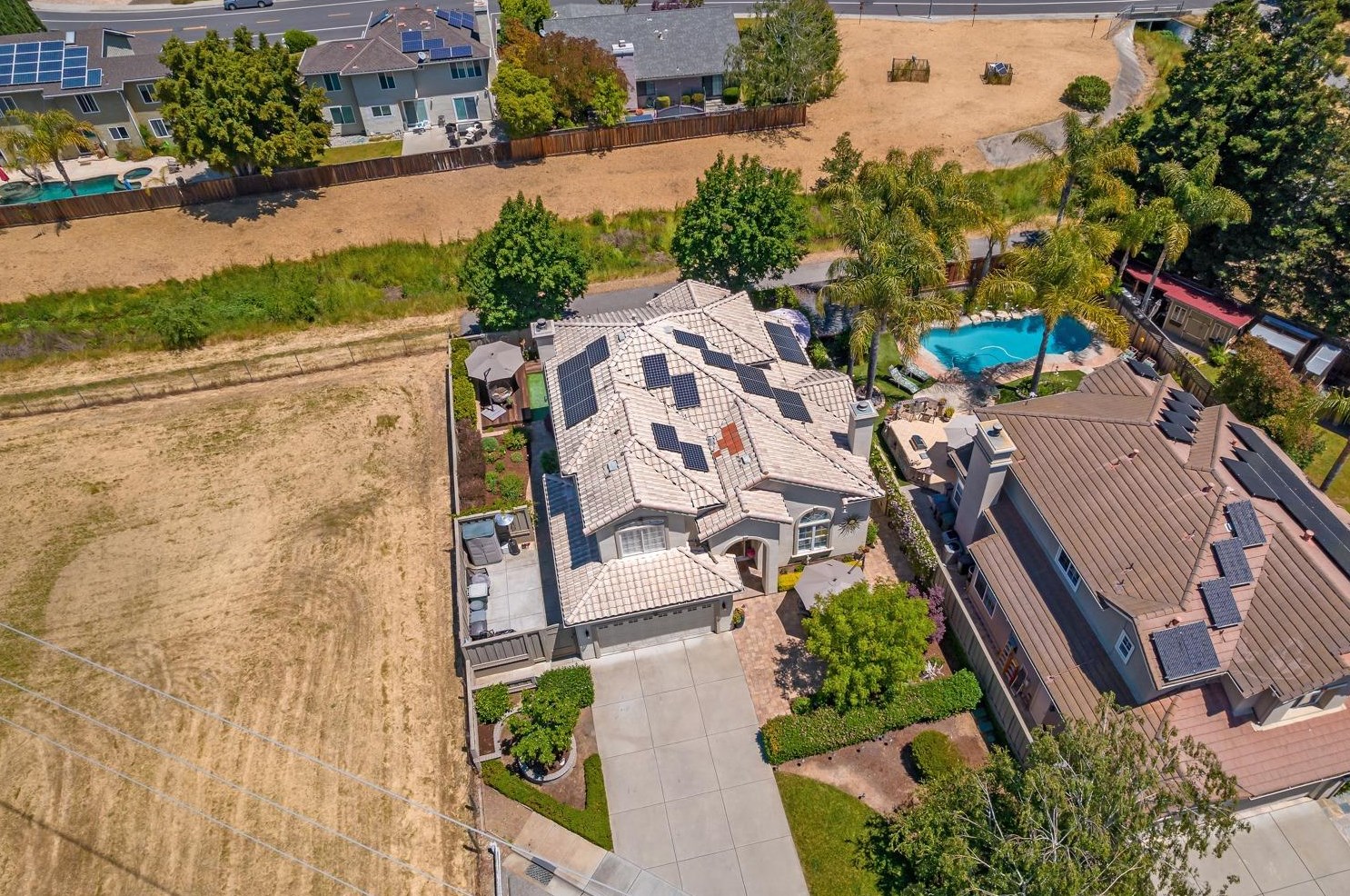 15740 Via Castana, Morgan Hill CA  95037-5855 exterior