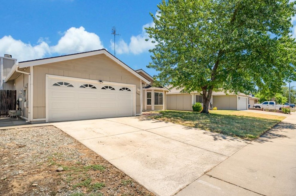 7637 Pheasant Down Way, Sacramento, CA 95828-5151