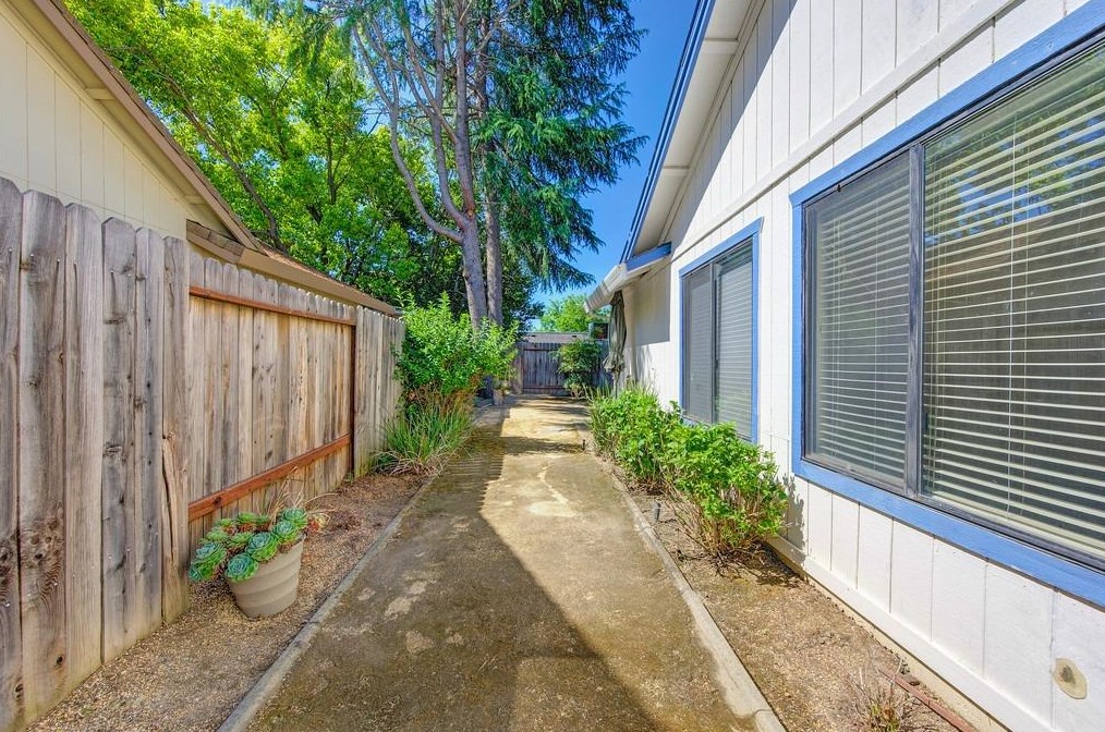 5722 Shannon Bay Dr, Rocklin CA  95677-3602 exterior