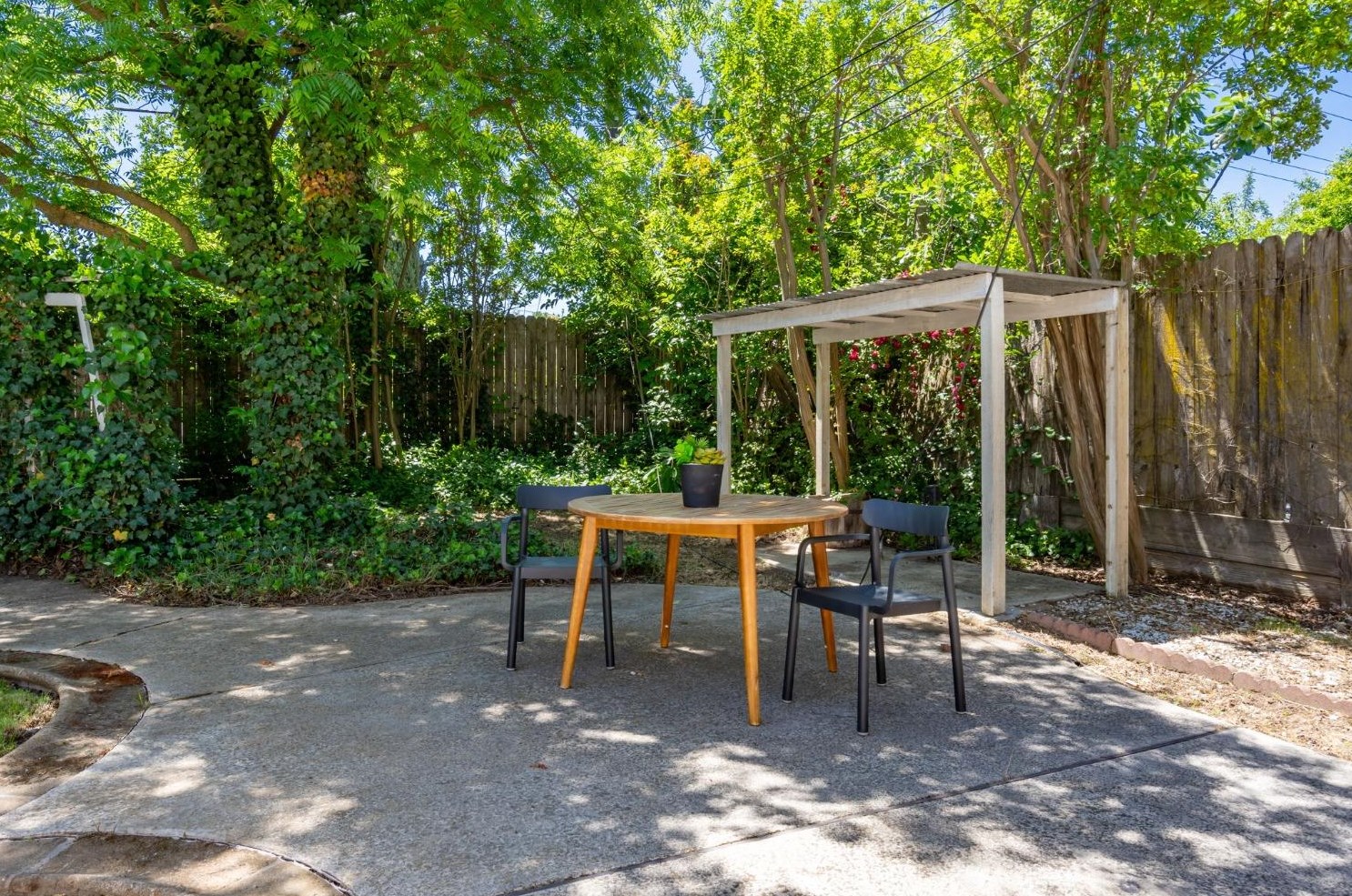 4332 Figwood Way, Sacramento CA  95864-0820 exterior